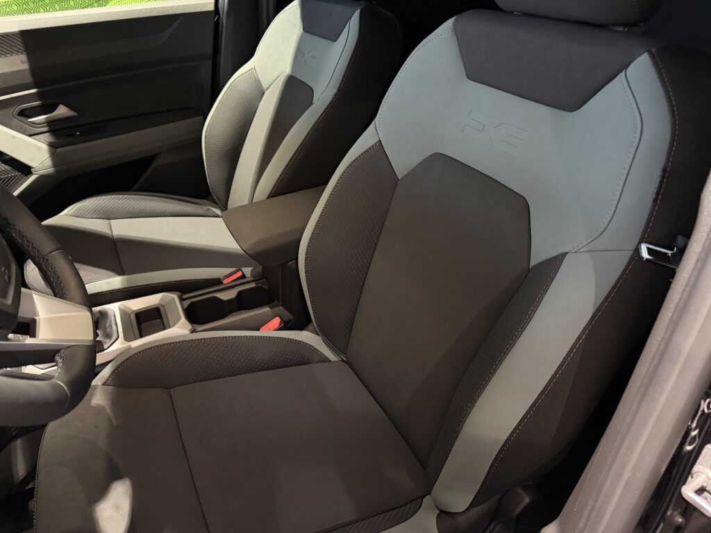 Dacia Bigster Exposé-Bild 16