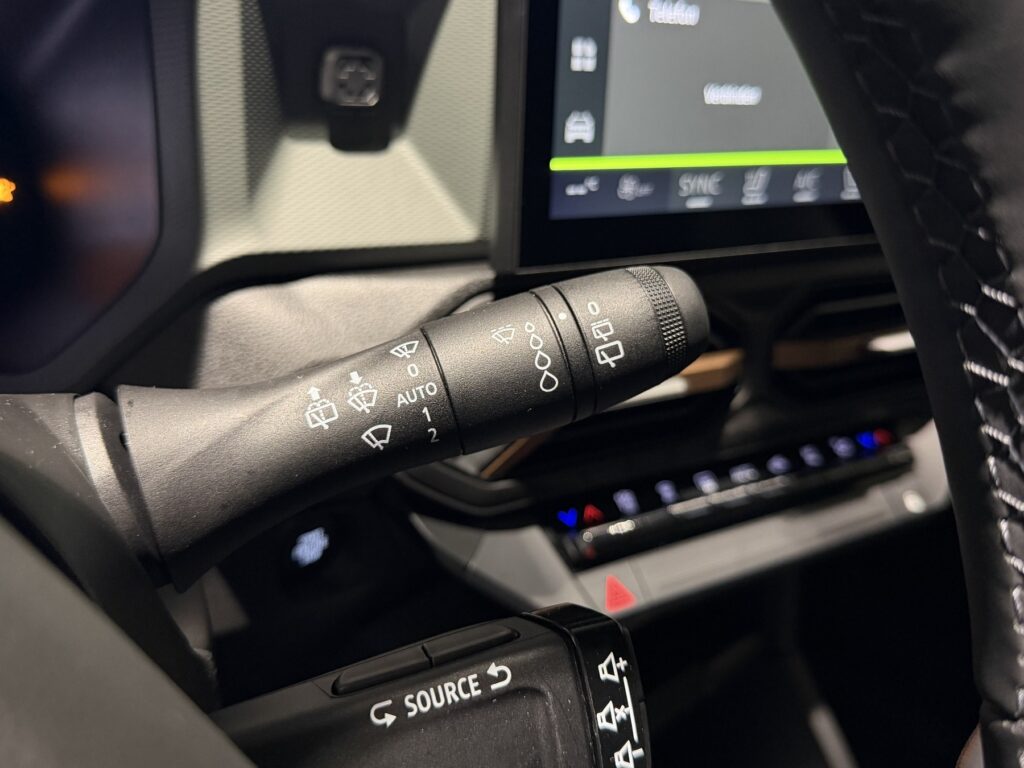 Dacia Bigster Exposé-Bild 22