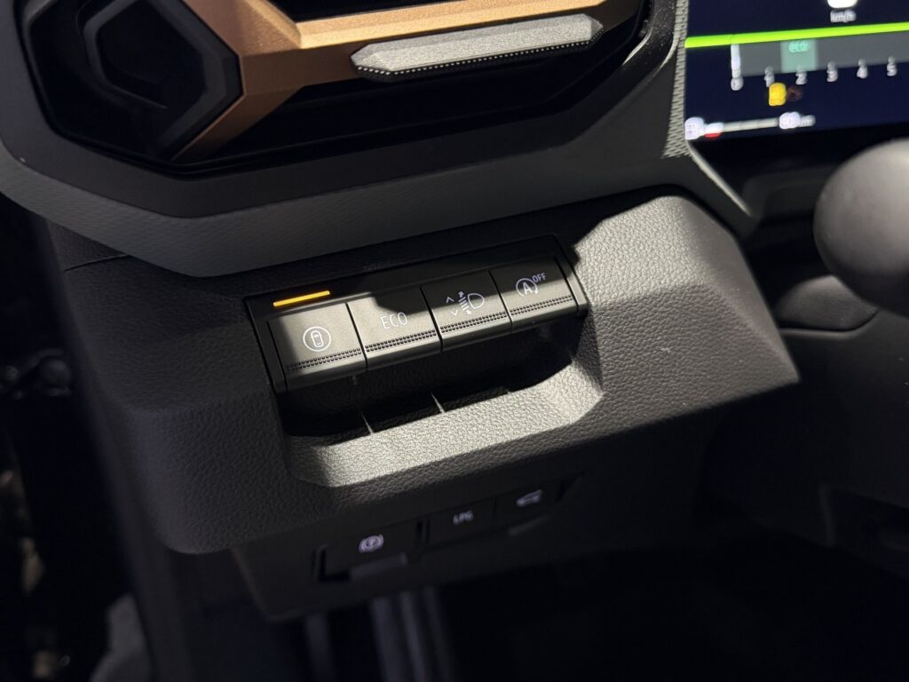 Dacia Bigster Exposé-Bild 24