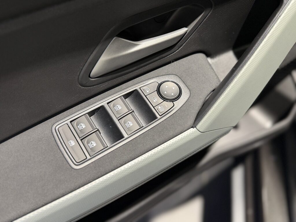 Dacia Bigster Exposé-Bild 26