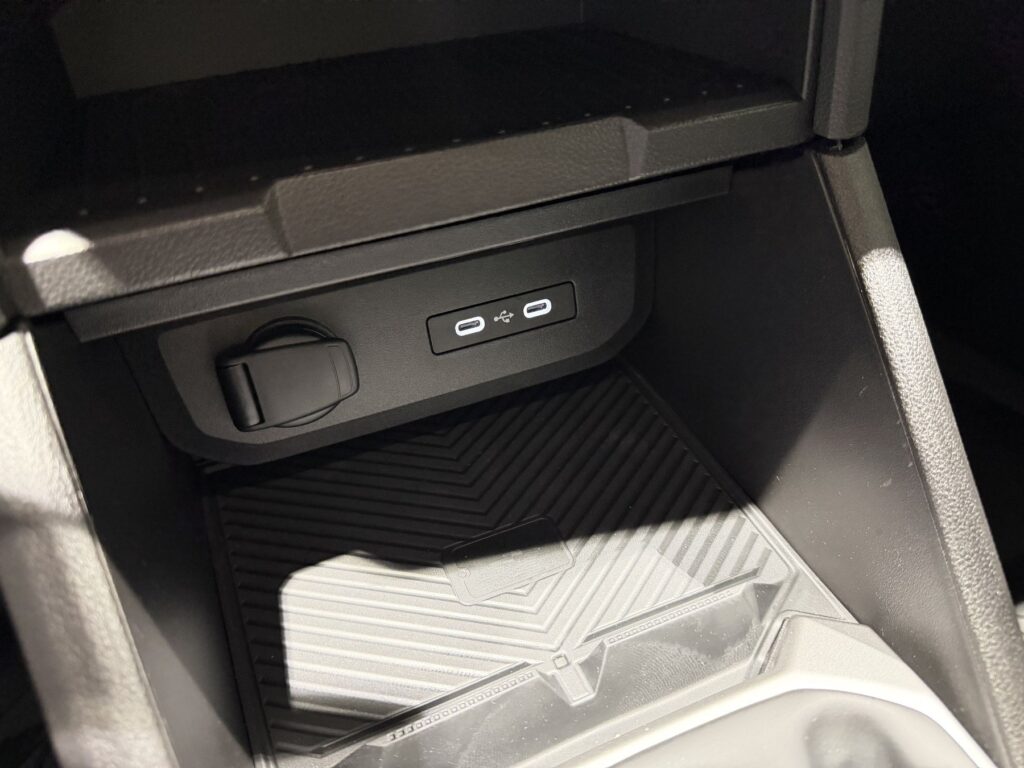 Dacia Bigster Exposé-Bild 29