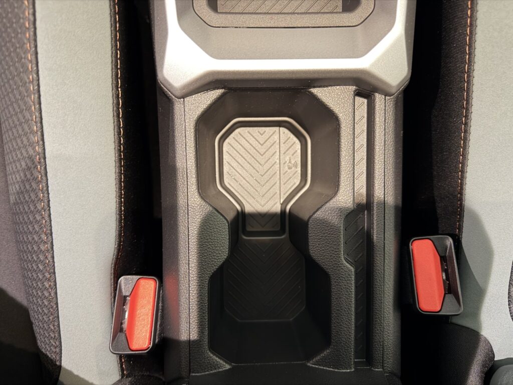 Dacia Bigster Exposé-Bild 32