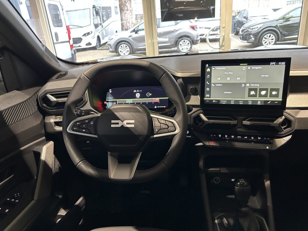 Dacia Bigster Exposé-Bild 8