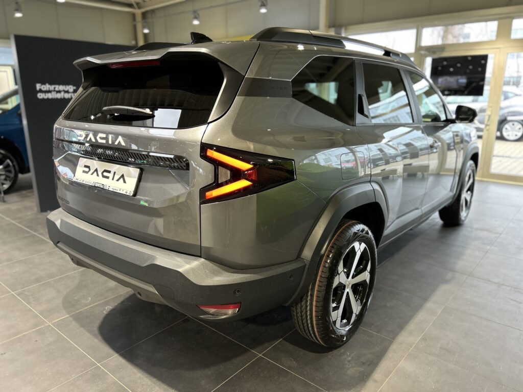 Dacia Bigster Exposé-Bild 9