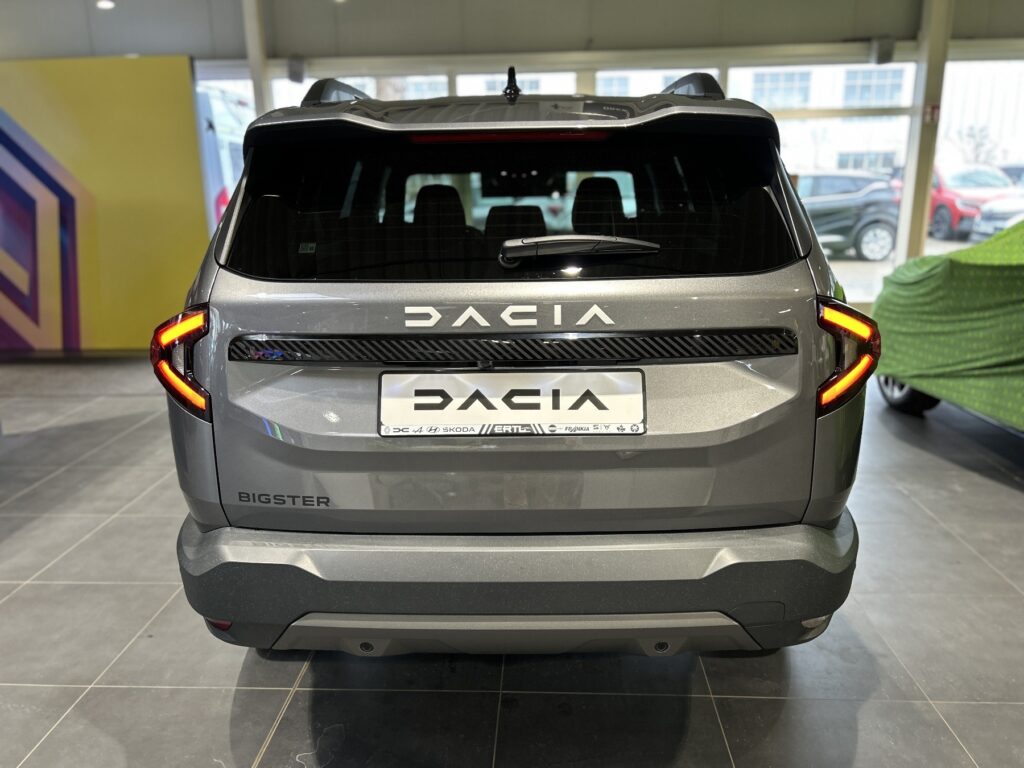 Dacia Bigster Exposé-Bild 10