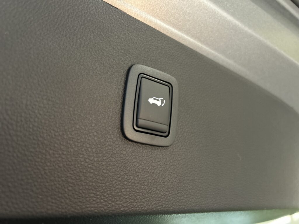 Dacia Bigster Exposé-Bild 14