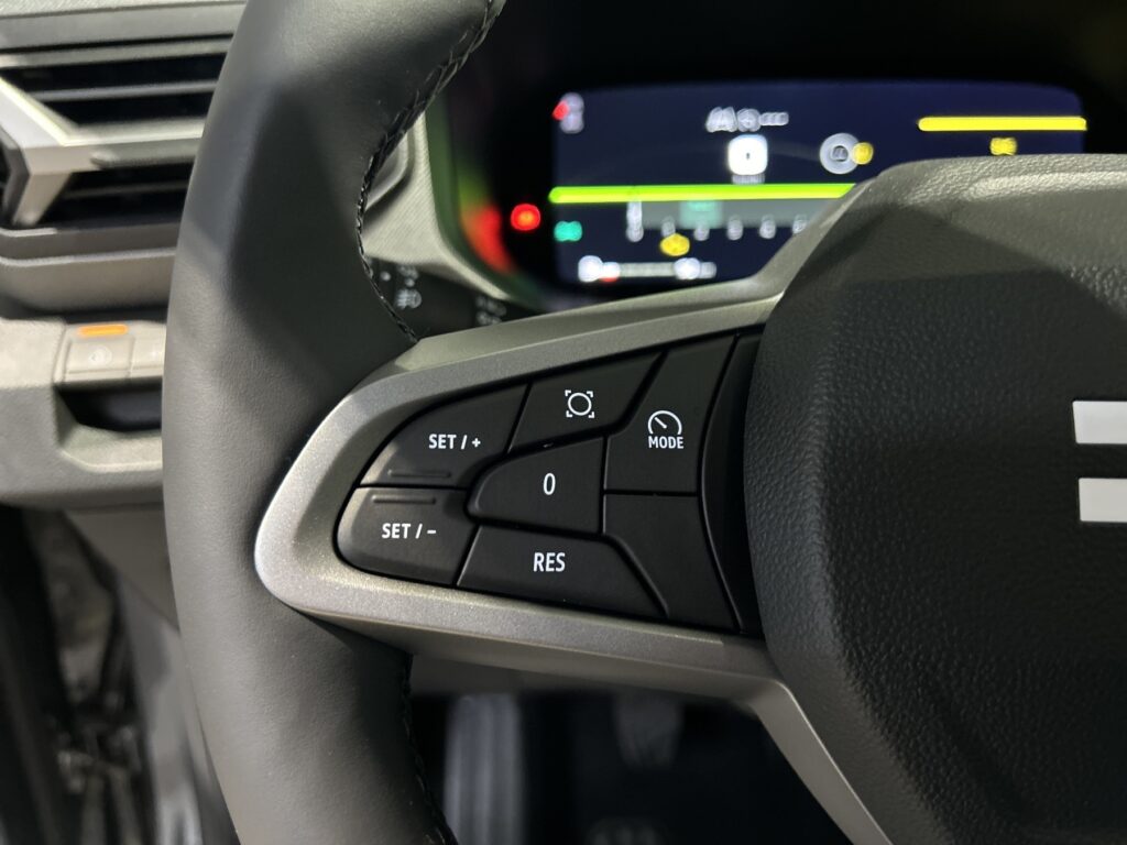 Dacia Bigster Exposé-Bild 16