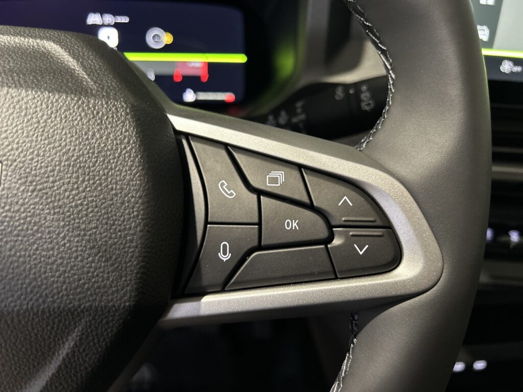 Dacia Bigster Exposé-Bild 17