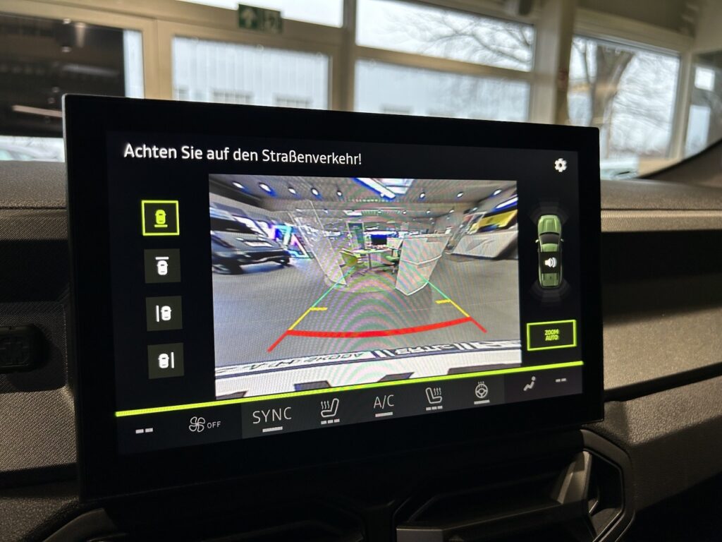 Dacia Bigster Exposé-Bild 23