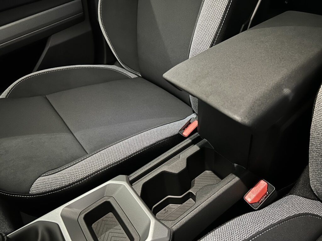 Dacia Bigster Exposé-Bild 27