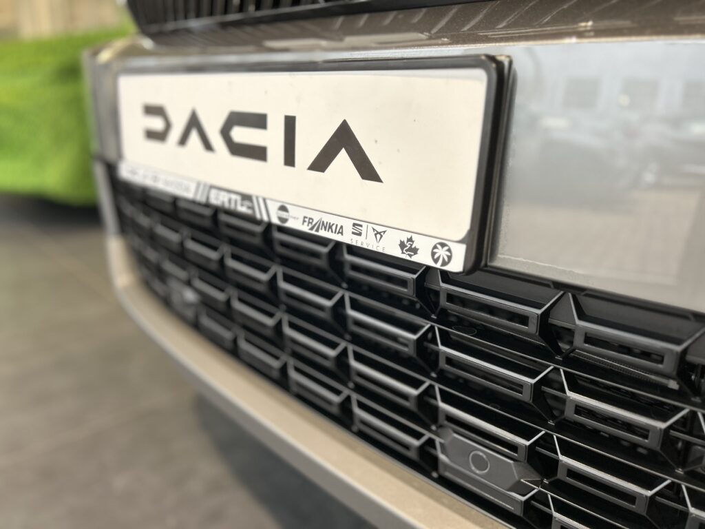 Dacia Bigster Exposé-Bild 40