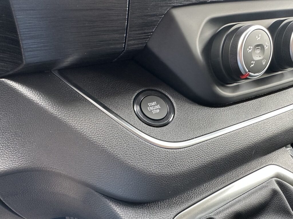 Renault Trafic Exposé-Bild 40