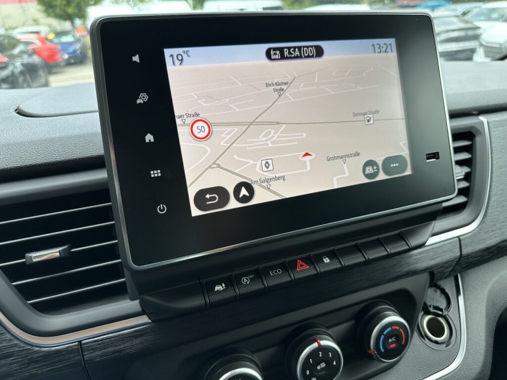 Renault Trafic Exposé-Bild 42