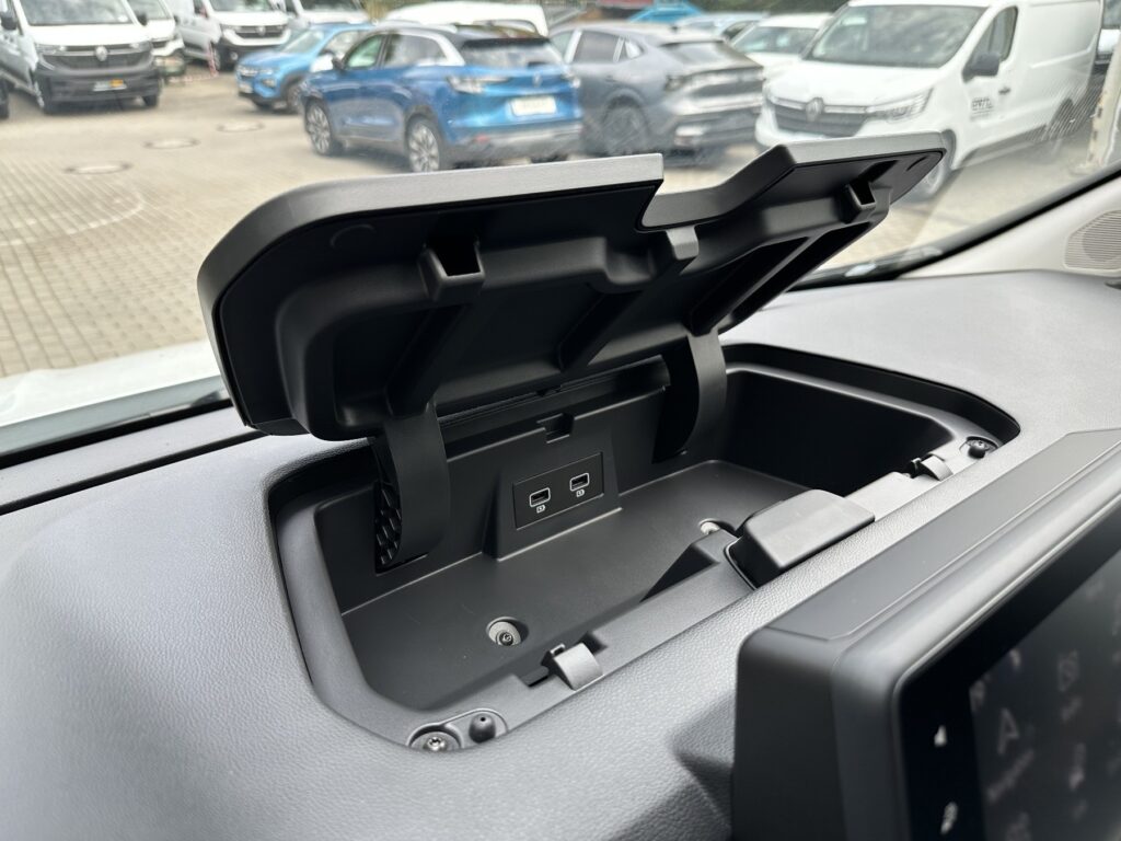 Renault Trafic Exposé-Bild 49