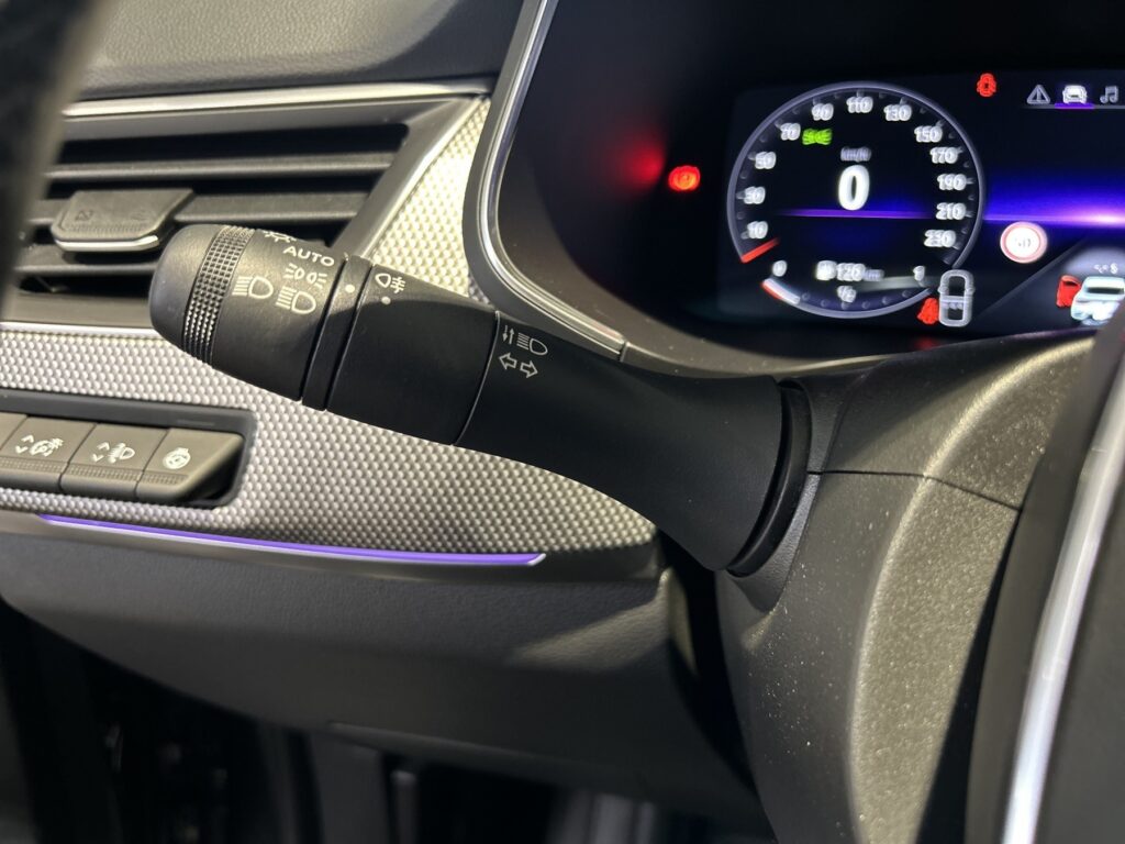 Renault Arkana Exposé-Bild 21