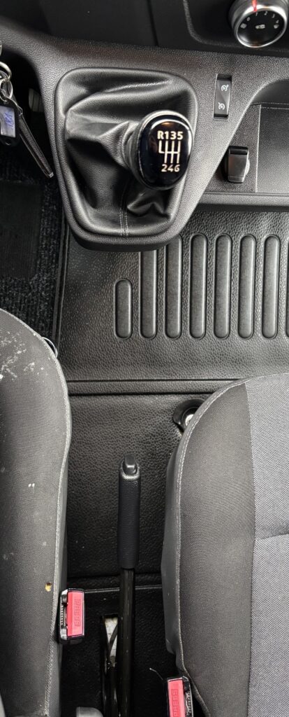 Renault Master Exposé-Bild 12