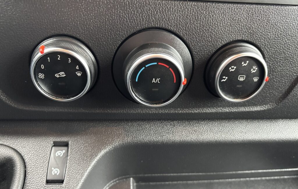 Renault Master Exposé-Bild 11