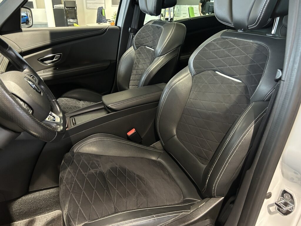 Renault Grand Scenic Exposé-Bild 17