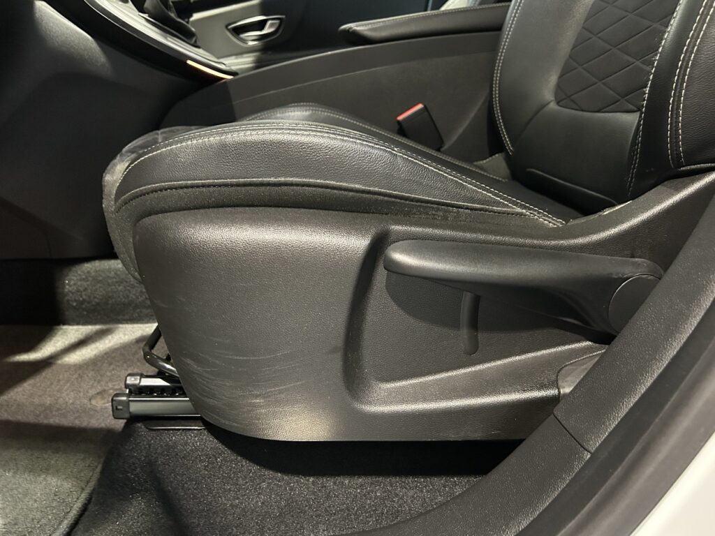 Renault Grand Scenic Exposé-Bild 18