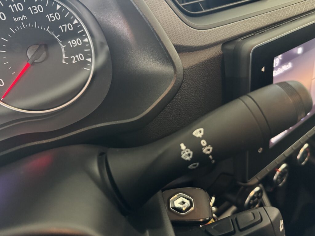 Renault Express Exposé-Bild 20