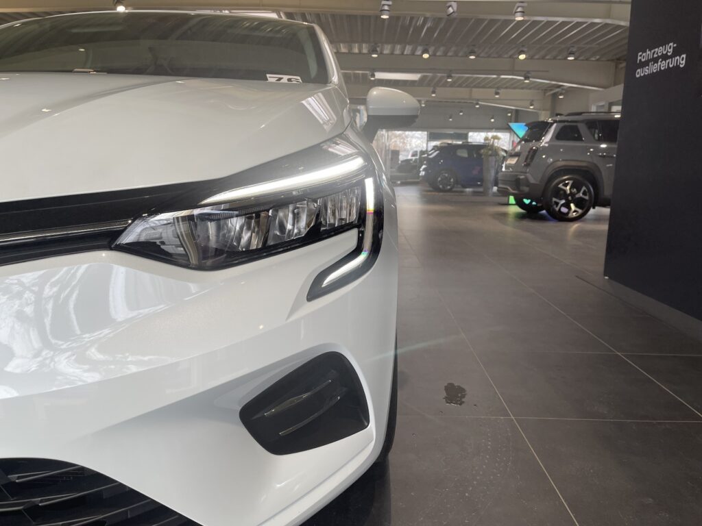 Renault Clio Exposé-Bild 3