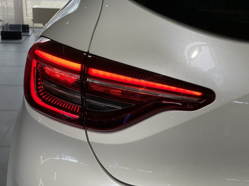 Renault Clio Exposé-Bild 17