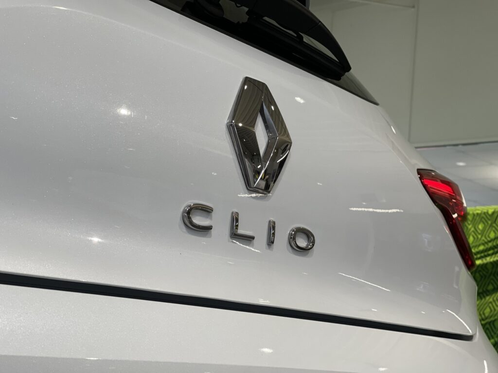 Renault Clio Exposé-Bild 18