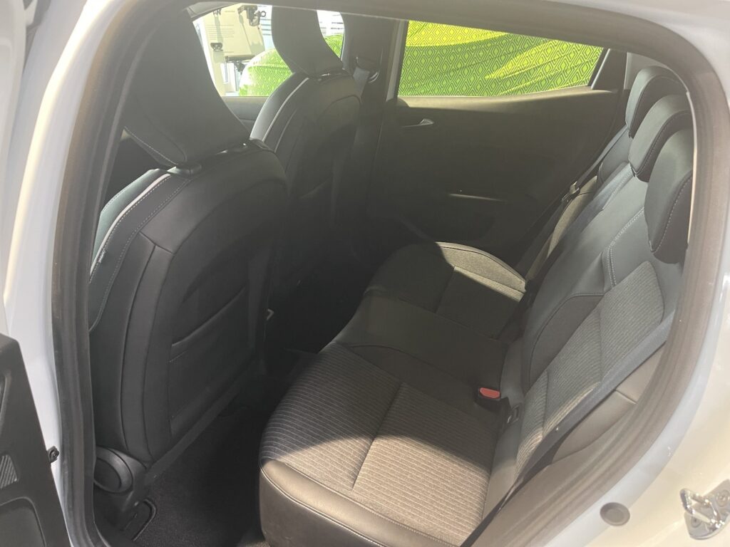 Renault Clio Exposé-Bild 24