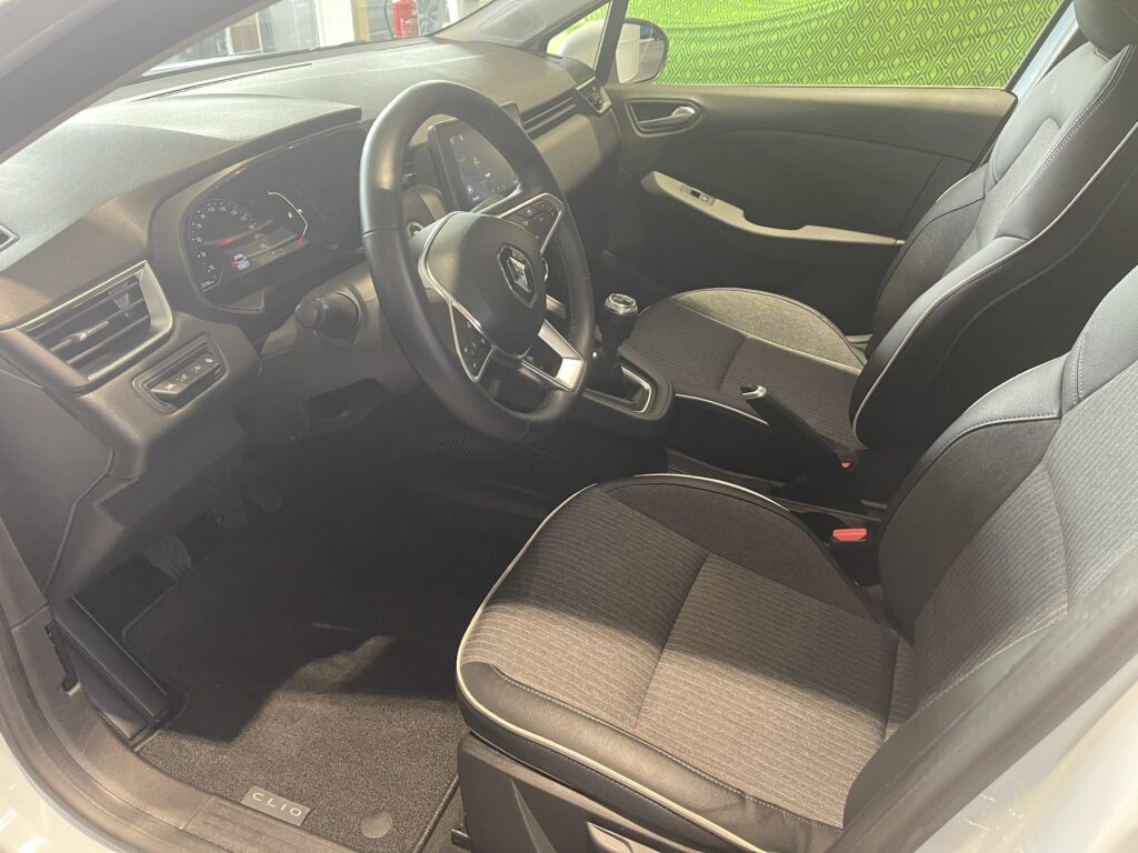 Renault Clio Exposé-Bild 25