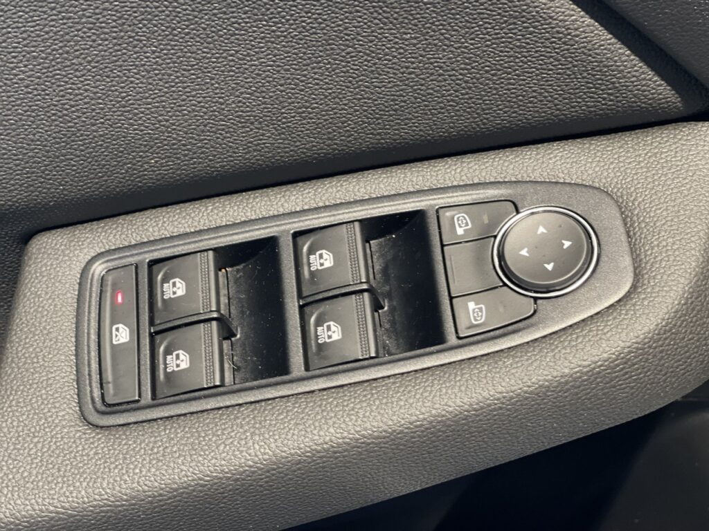 Renault Clio Exposé-Bild 26