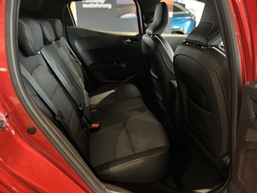 Renault Clio Exposé-Bild 7