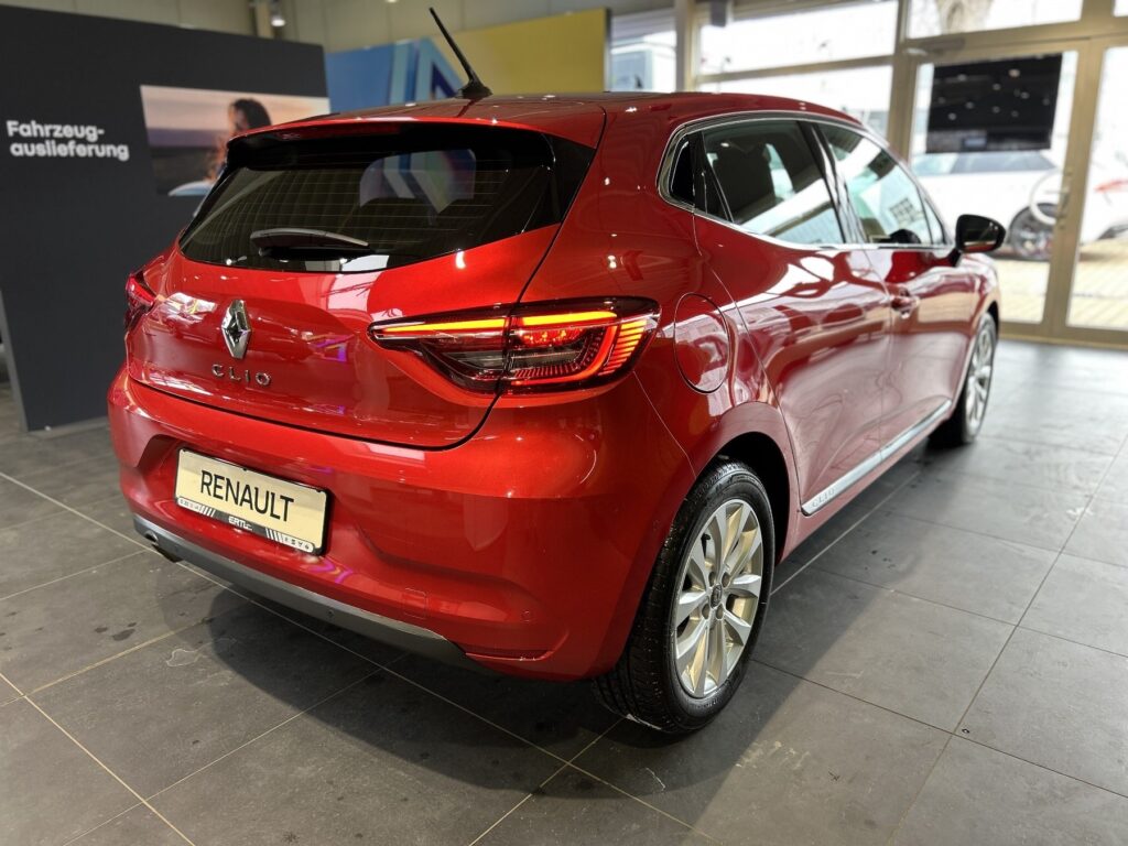Renault Clio Exposé-Bild 9