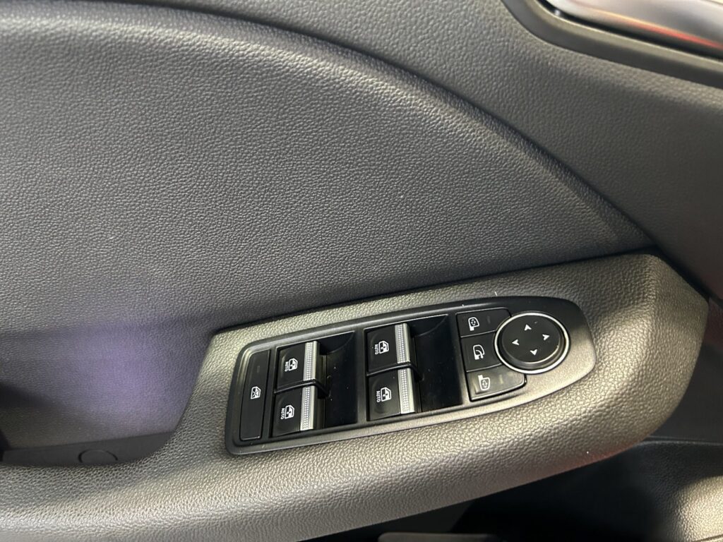 Renault Clio Exposé-Bild 26