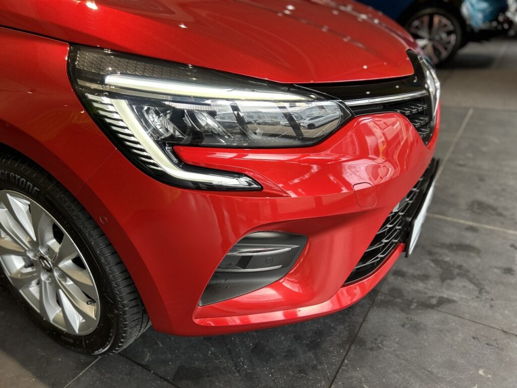 Renault Clio Exposé-Bild 32