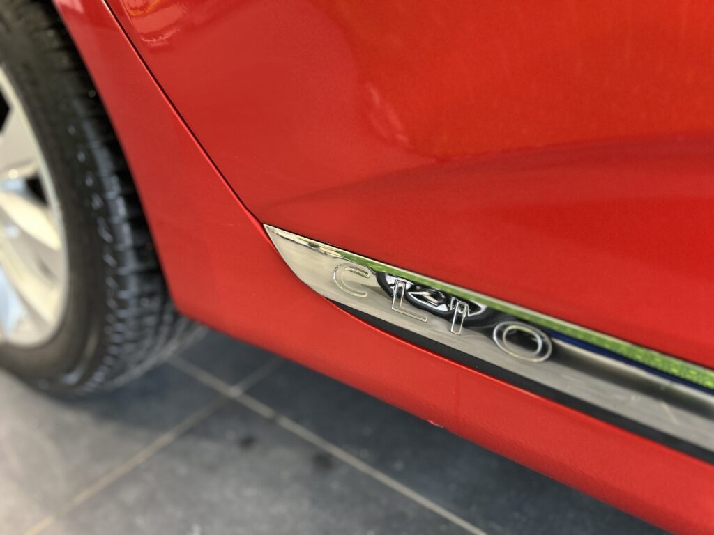 Renault Clio Exposé-Bild 35