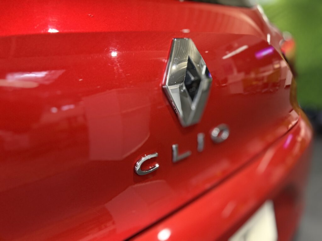 Renault Clio Exposé-Bild 40