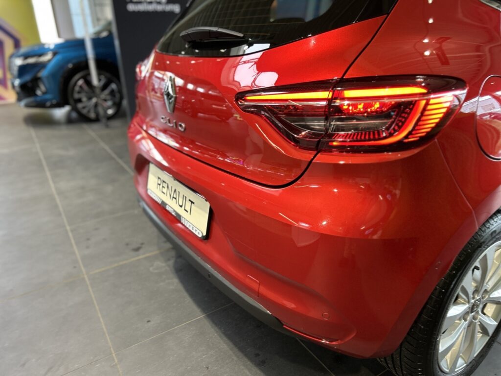 Renault Clio Exposé-Bild 47