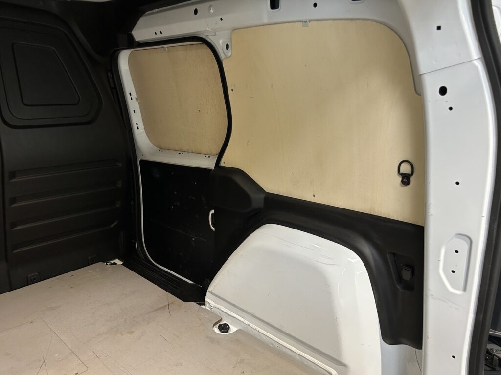 Renault Kangoo E-TECH Exposé-Bild 12