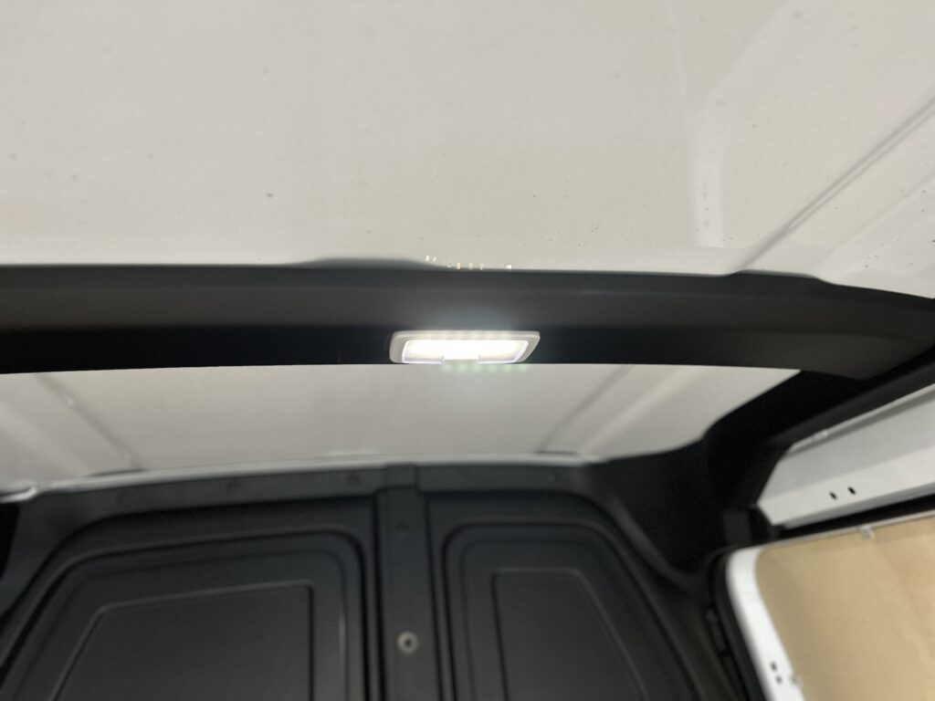 Renault Kangoo E-TECH Exposé-Bild 13