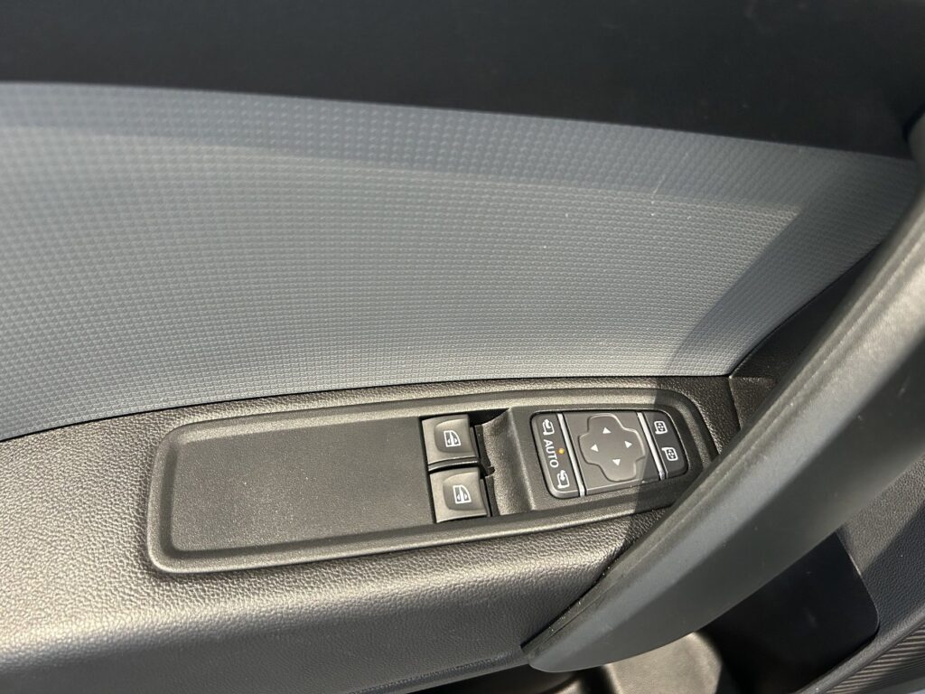 Renault Kangoo E-TECH Exposé-Bild 33