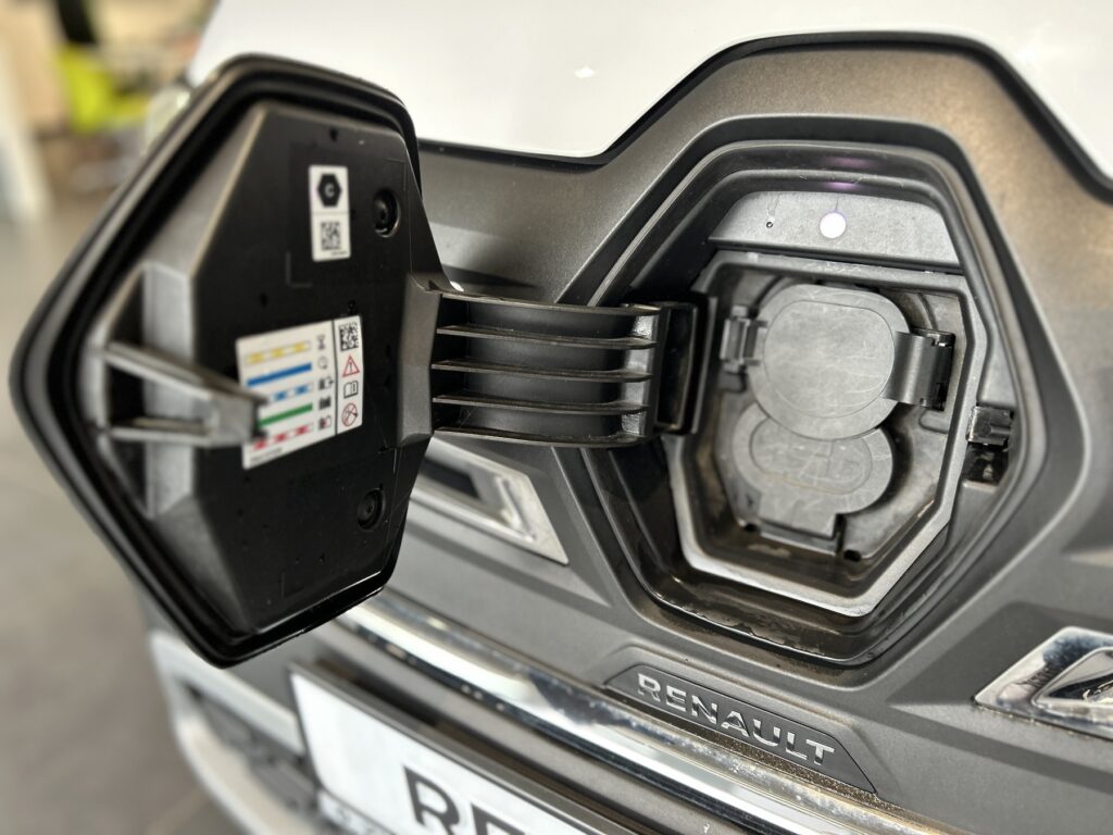 Renault Kangoo E-TECH Exposé-Bild 43