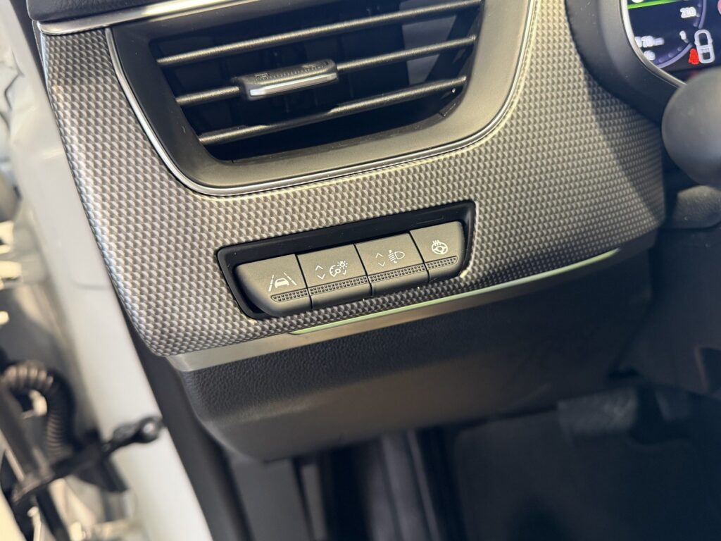 Renault Arkana Exposé-Bild 23