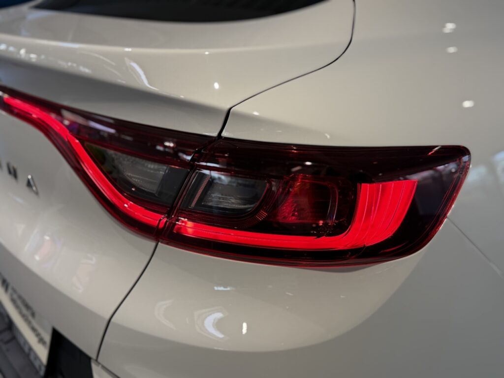 Renault Arkana Exposé-Bild 43