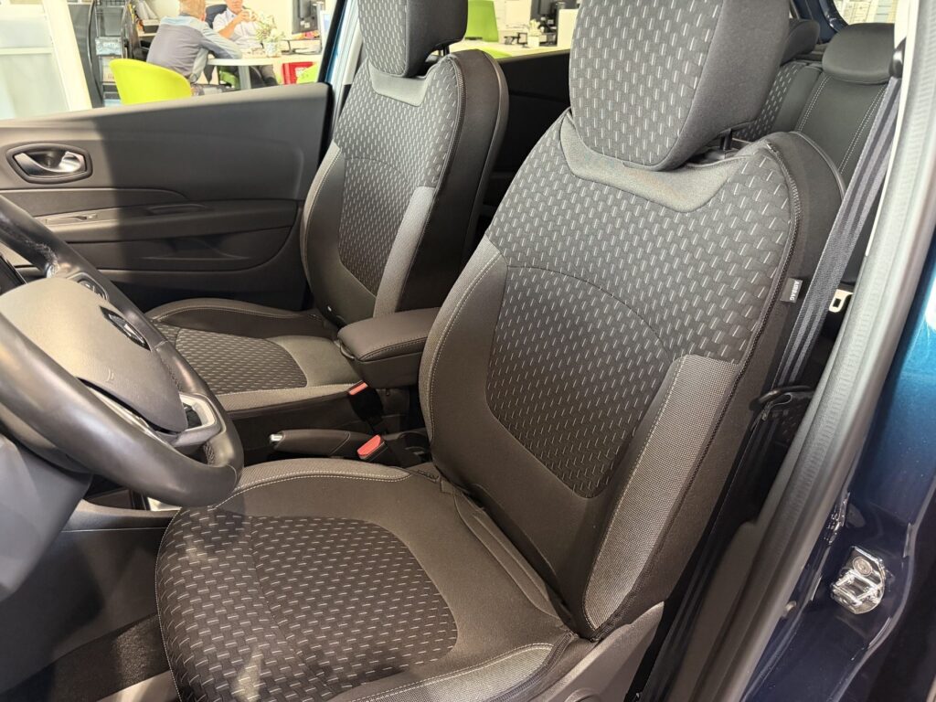 Renault Captur Exposé-Bild 15