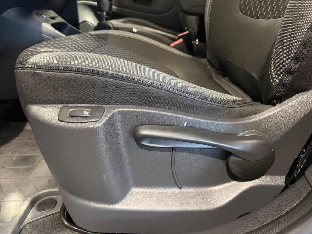 Renault Captur Exposé-Bild 16