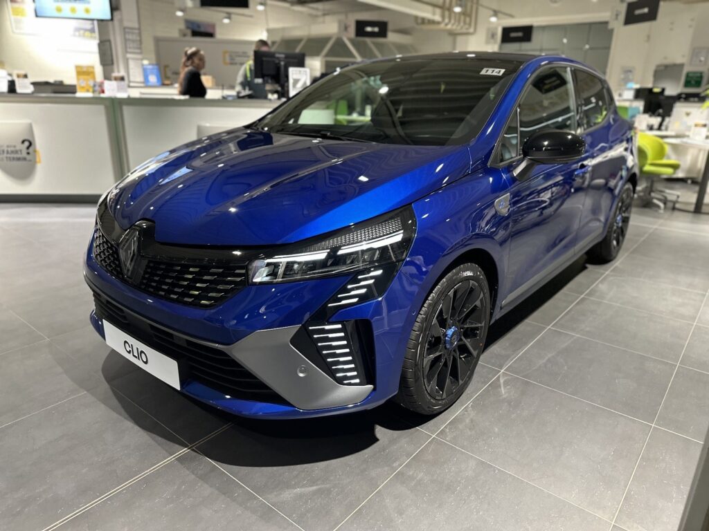 Renault Clio Exposé-Bild 1