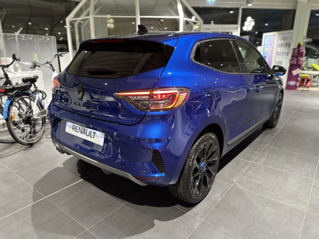 Renault Clio Exposé-Bild 10