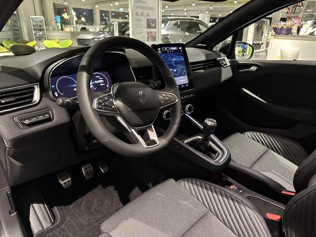 Renault Clio Exposé-Bild 23