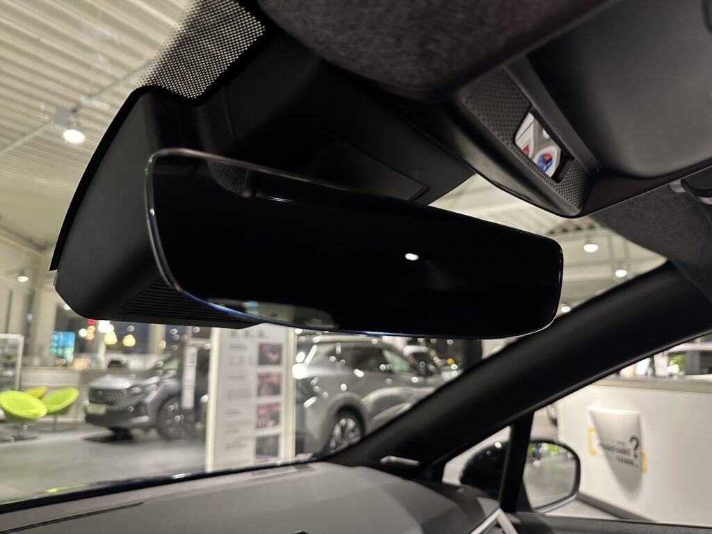 Renault Clio Exposé-Bild 39