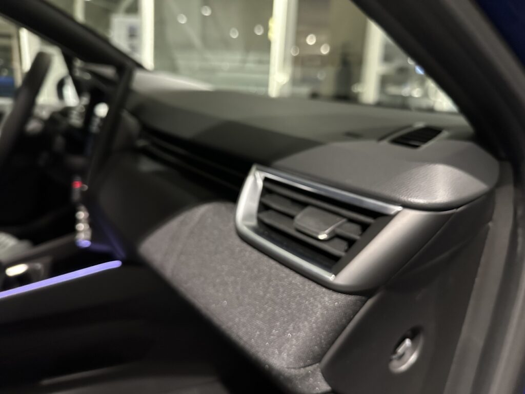 Renault Clio Exposé-Bild 43